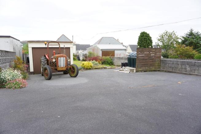 Garden & Parking