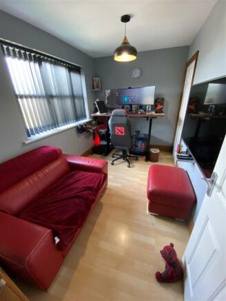 Bedroom 4.jpg