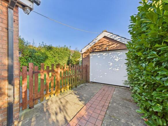 2 bed Detached Bungalow for sale Image 11