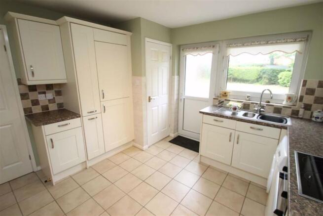 ADDITIONAL KITCHEN UNITS