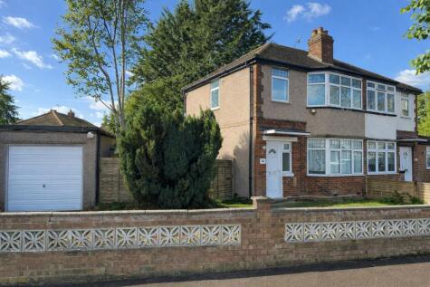Petersfield Road, Staines-upon-Thames, Surrey, TW18