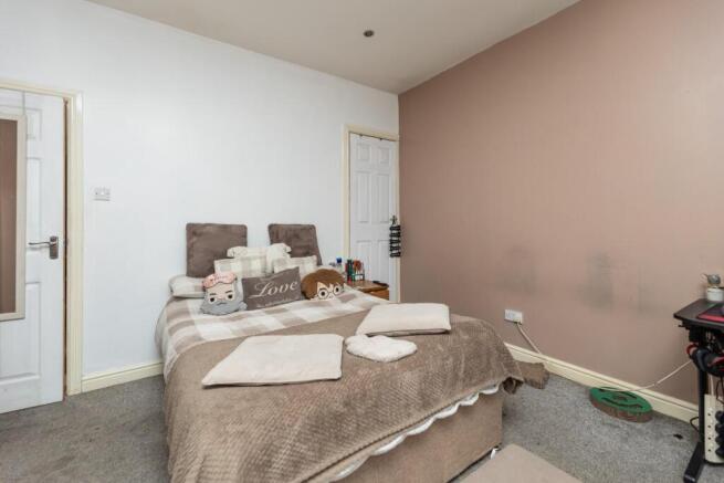 3 bed Terraced for sale Image 9