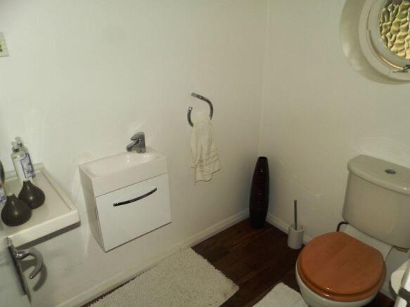 Cloakroom/w.c