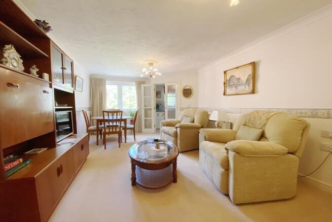 Lounge/Dining Rm