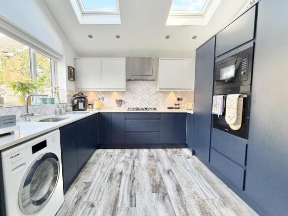 Allgreave Close, Sale, Trafford photo 4