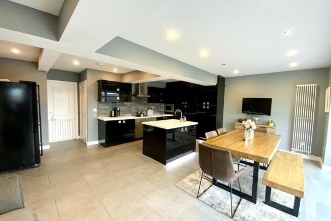 open plan family/liv