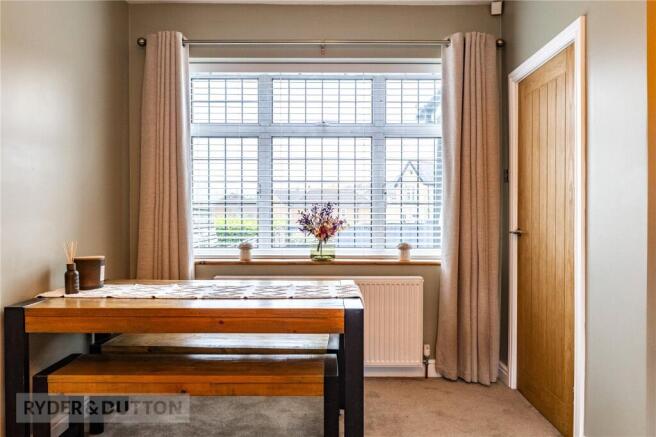 3 bed Semi-Detached for sale Image 8