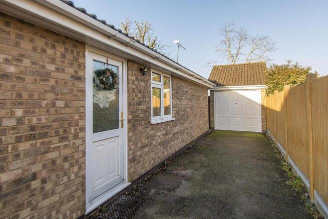 Vaughan Close, Market Harborough photo 3