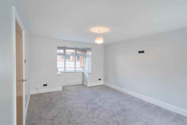 4 bed Detached for sale Image 5