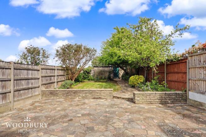 Stonards Hill, Loughton, IG10 photo 4