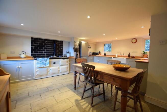 Kitchen / Dining Roo