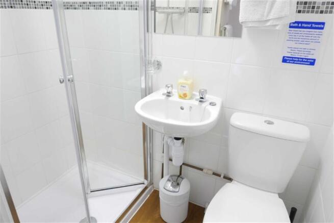 EN-SUITE SHOWER ROOM