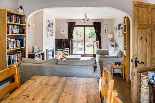 Lounge/Dining Room
