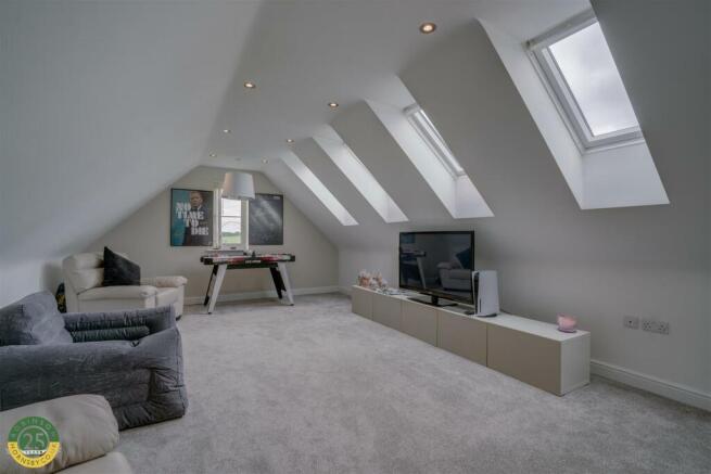 Bedroom 5- 1.jpg