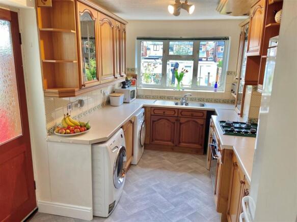 87 Eltham Rd Kitchen 2023.jpg