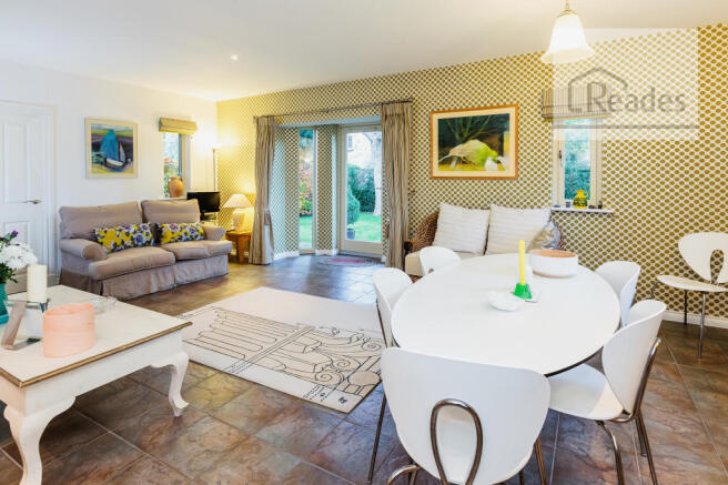 Living/dining rm
