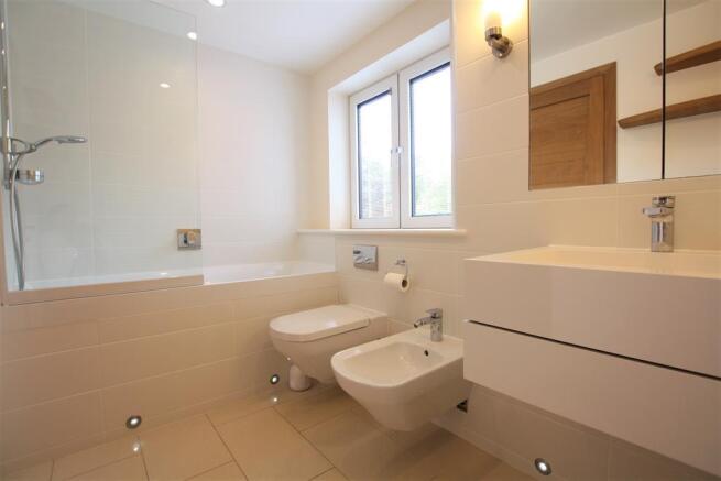 Family Bathroom 