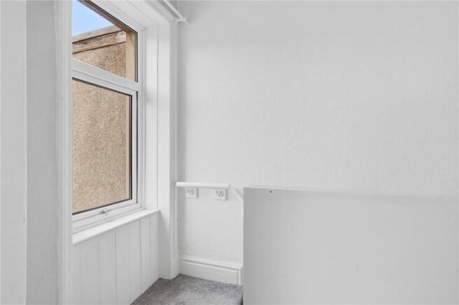 3 bed Terraced for sale Image 7