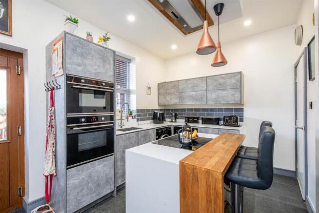 Kitchen/Breakfast Room