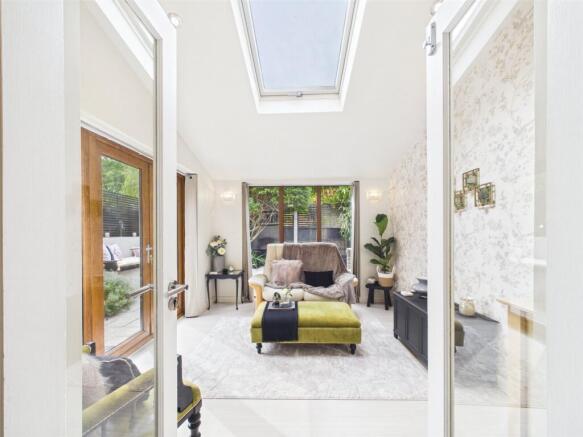 Caister Avenue, Worcester, Worcestershire, WR4 photo 4