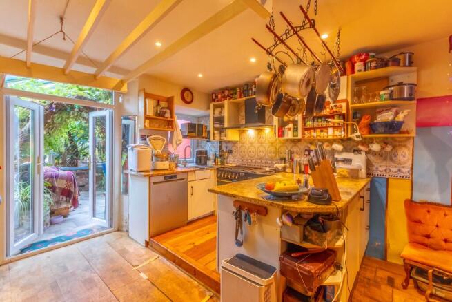 KITCHEN / LIVING AREA