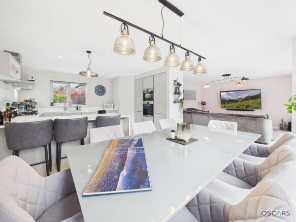 4 bed Detached for sale Image 2