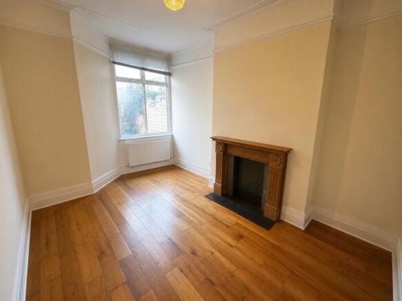 3 bed Terraced to rent Image 6