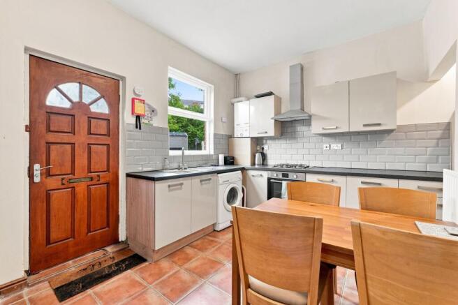 3 bed Terraced to rent Image 10