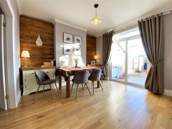 Dining Room 916
