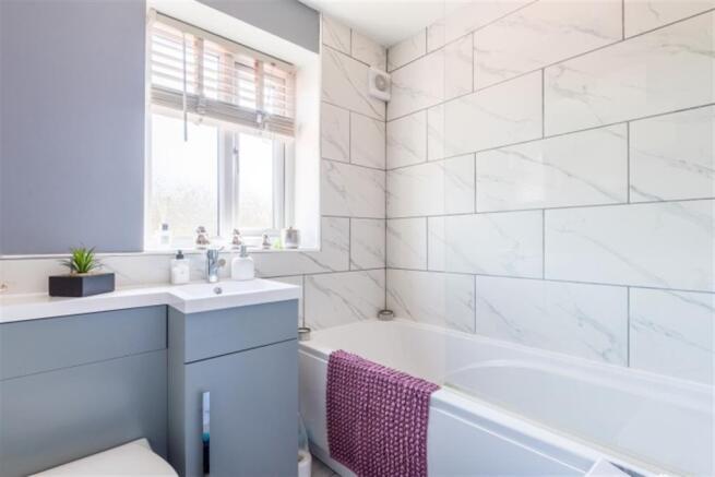 BATHROOM/WC