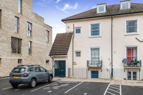 5, 44 46 Hayden House, Uxbridge Road, London W7 3PP