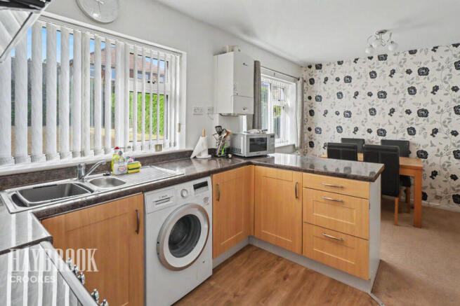 3 bed Semi-Detached for sale Image 5