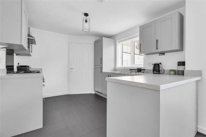 4 bed Detached for sale Image 5