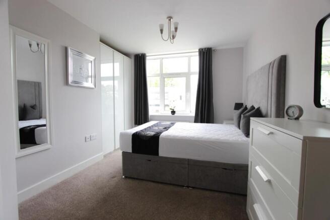 2 bed Apartment to rent Image 7