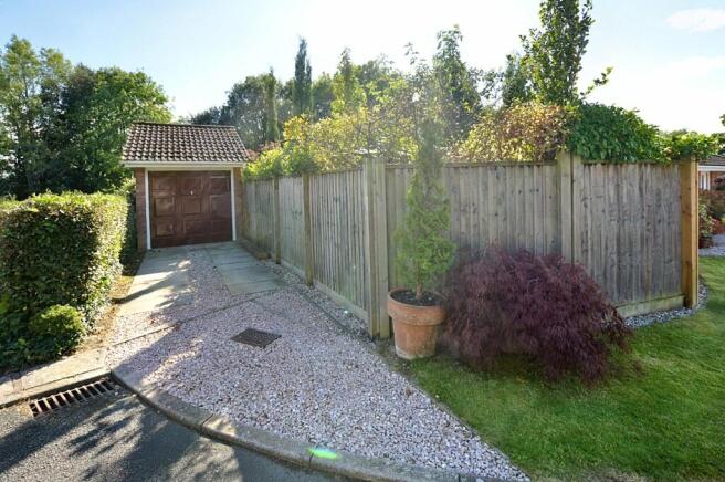 Garage/Driveway