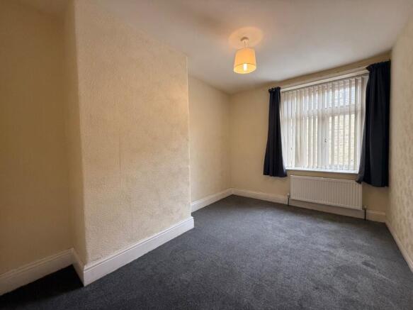 3 bed Terraced to rent Image 5