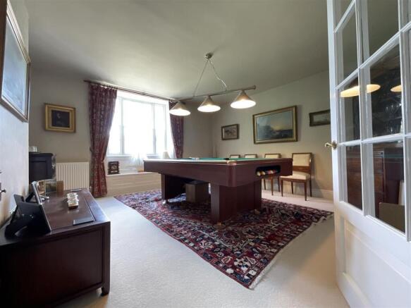 6 bed House for sale Image 7