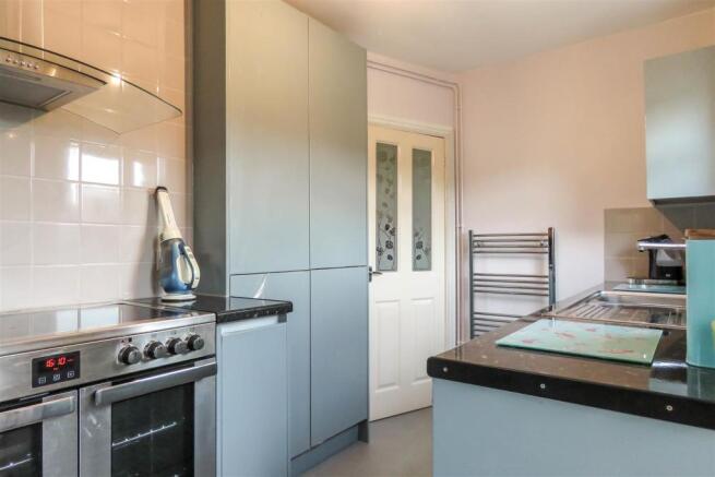 Kitchen 2.JPG