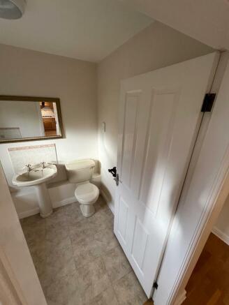 Bathroom 2.jpg