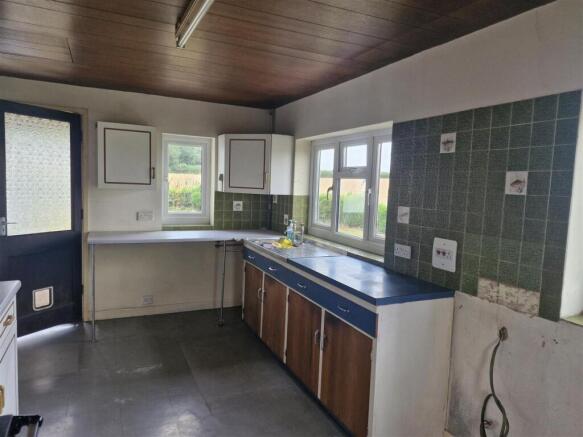 kitchen2.jpg