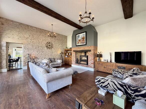 4 bed Barn Conversion for sale Image 8