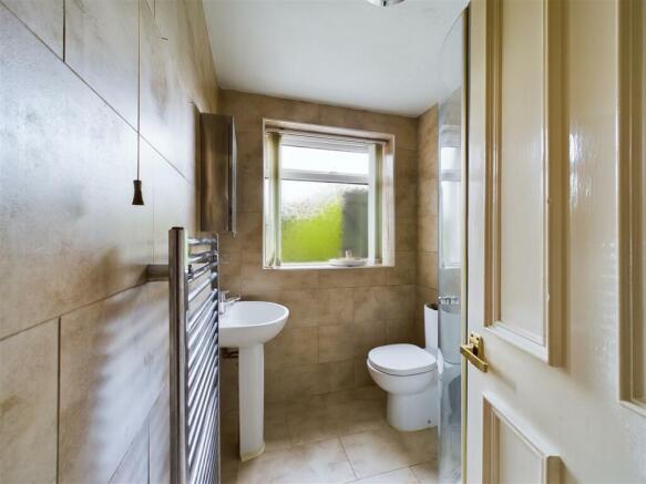 SHOWER ROOM