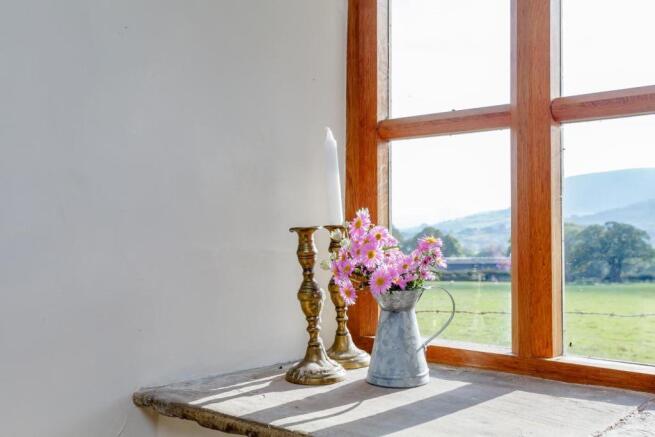 8366278-interior07.jpg