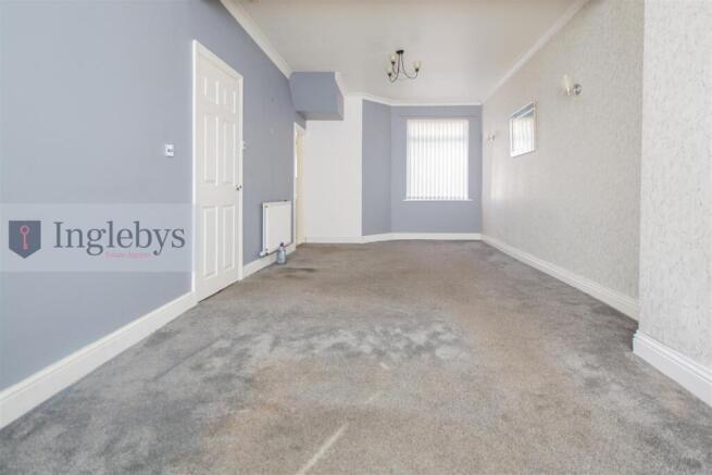 3 bed Terraced to rent Image 6