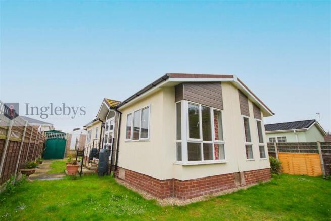 2 bed Park Home for sale Image 6