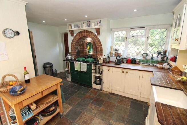 Kitchen2.JPG