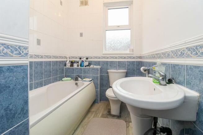 3 bed Semi-Detached for sale Image 8