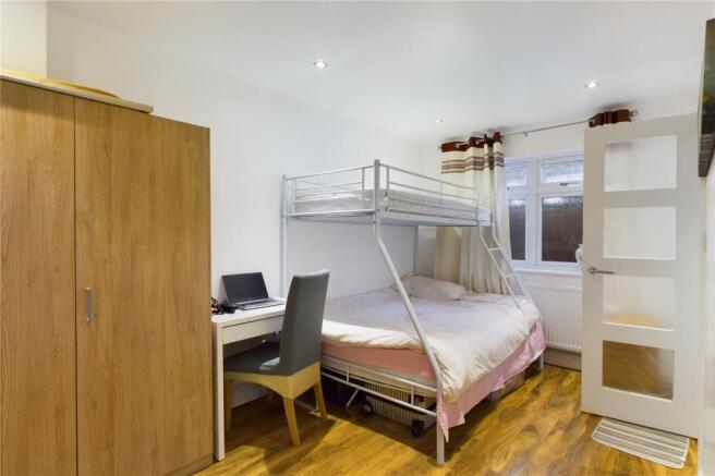 Bed 5 / Family Room