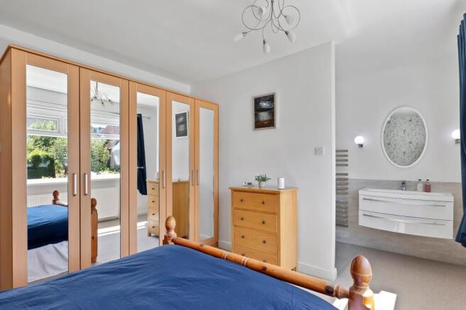 4 bed Detached for sale Image 12