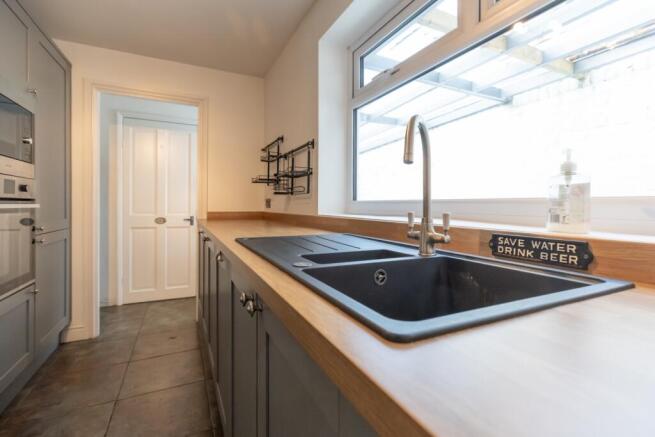 3 bed Terraced for sale Image 8